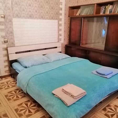 Рядом С Автовокзалом Apartment Odessa Ngoại thất bức ảnh